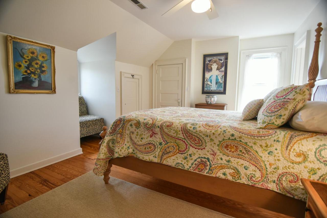 Love Lane Bed & Breakfast 韦恩斯维尔 外观 照片